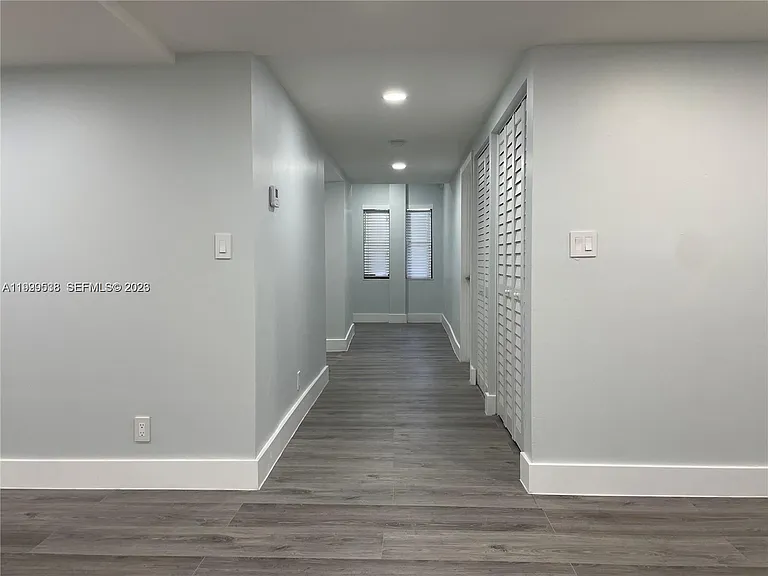 4725 SW 62nd Ave #103 — Photo 8