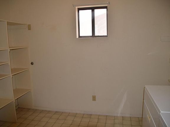 5th image of 734 E Desert Jewel Dr
