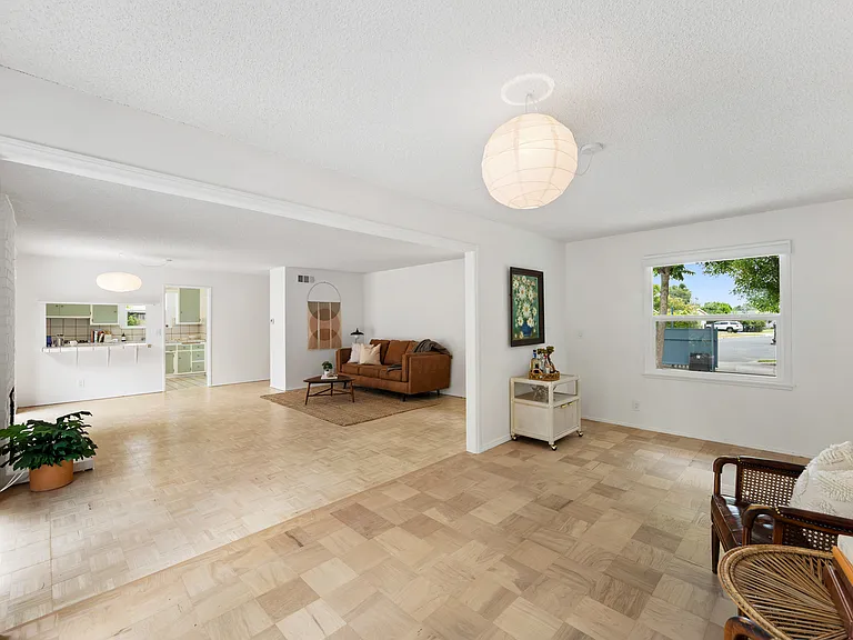 22736 Cantlay St — Photo 3