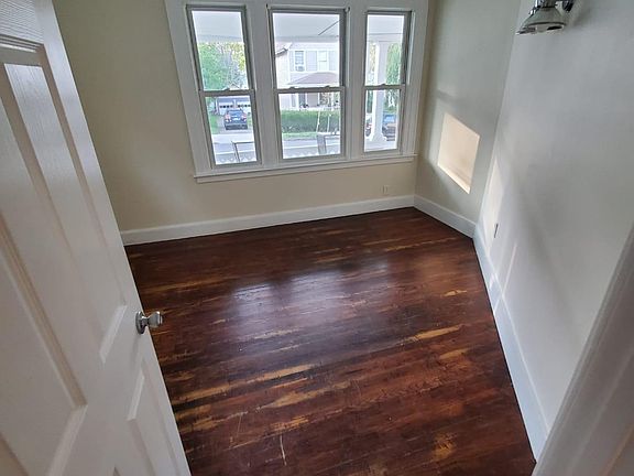 4th image of 85 Davis St #1