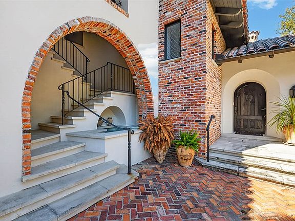 4th image of 467 Forest Rd