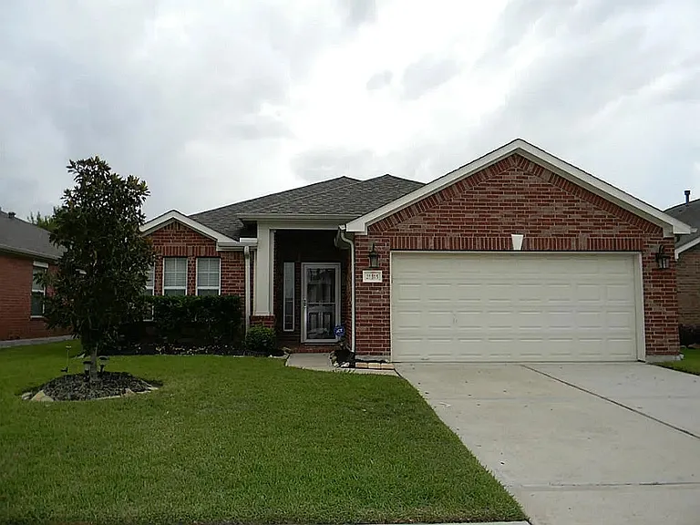 21515 Colton Cove Dr — Photo 1