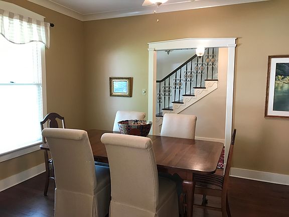 4th image of 120 Woodstock Dr