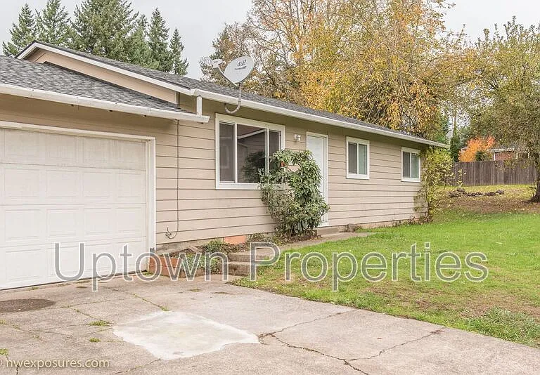 8105 SW Thorn St — Photo 2