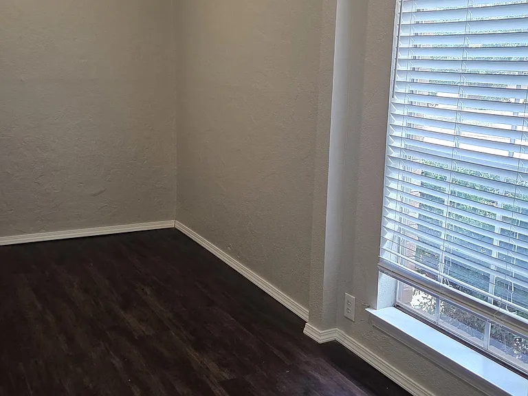 401 Norton Cir — Photo 19