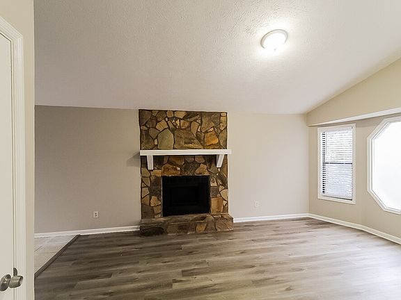 5th image of 2240 Lowtrail Ct