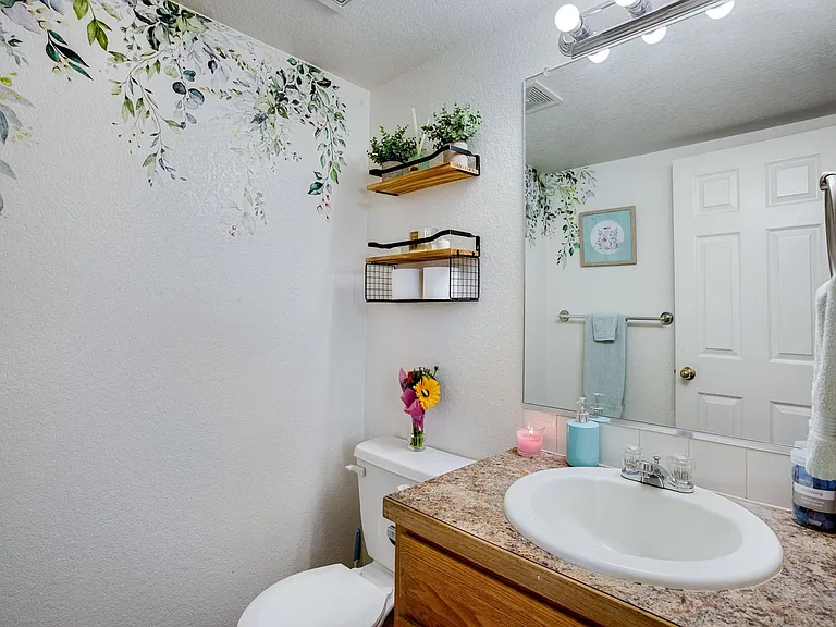 1725 Rowan Ln — Photo 16