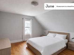 100 Flint St #B, Somerville, MA 02145