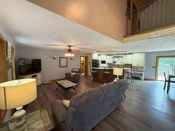 3rd image of 4412 N Turner Ln