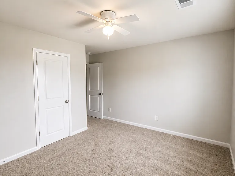 250 Bent Holly Dr — Photo 15