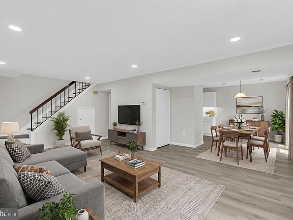 4th image of 10669 Spring Oak Ct