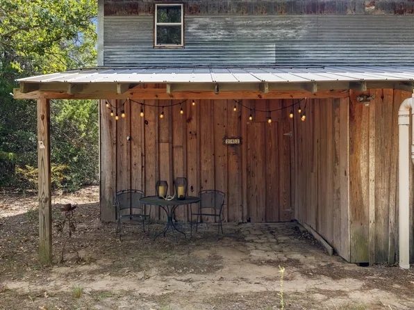 242 Cody Ln, Bastrop, TX 78602