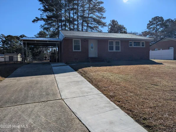 608 Hawthorne Lane W, Wilson, NC 27893