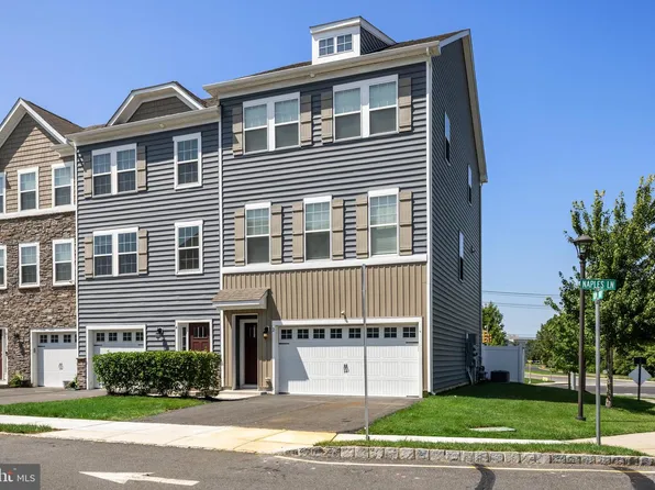 2 Naples Ln, Mount Laurel, NJ 08054