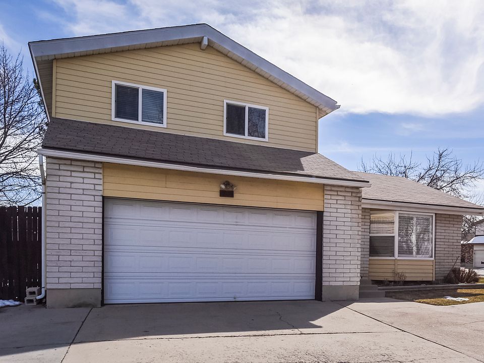1st image of 4005 S Hawkeye Dr