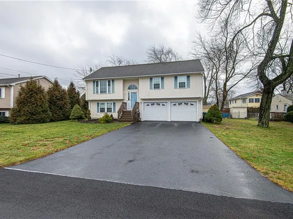 38 Scranton Ave, Warwick, RI 02888