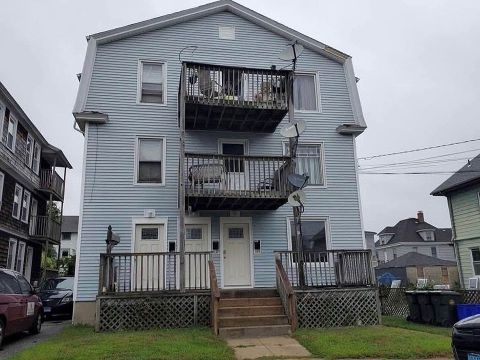 1st image of 35 Linden St