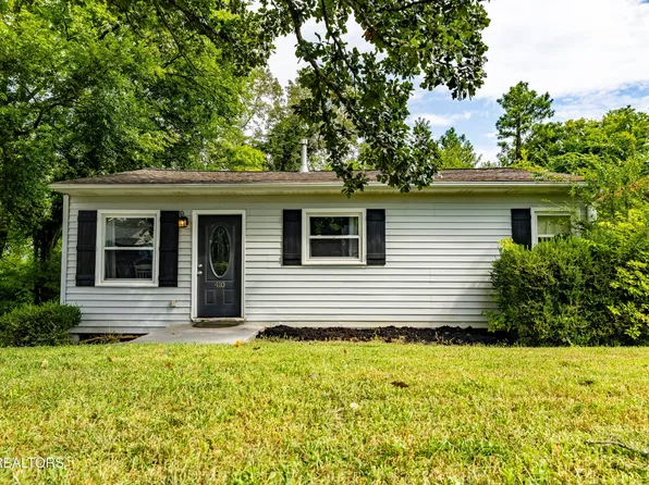 410 Landau Dr, Maryville, TN 37801