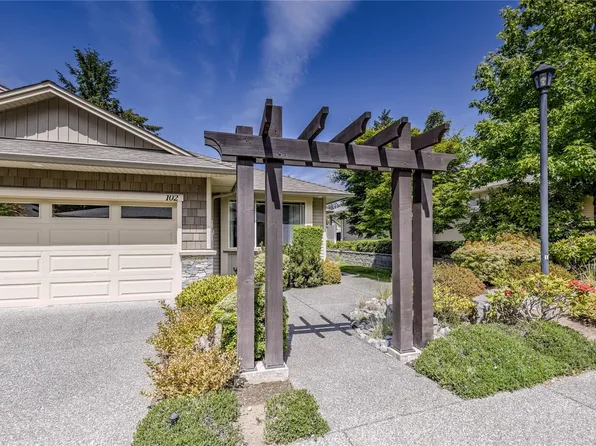 4466 Stonebridge Pl #102, Nanaimo, BC V9T 0E6