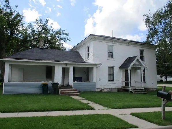 401 S College Ave, Fox Lake, WI 53933