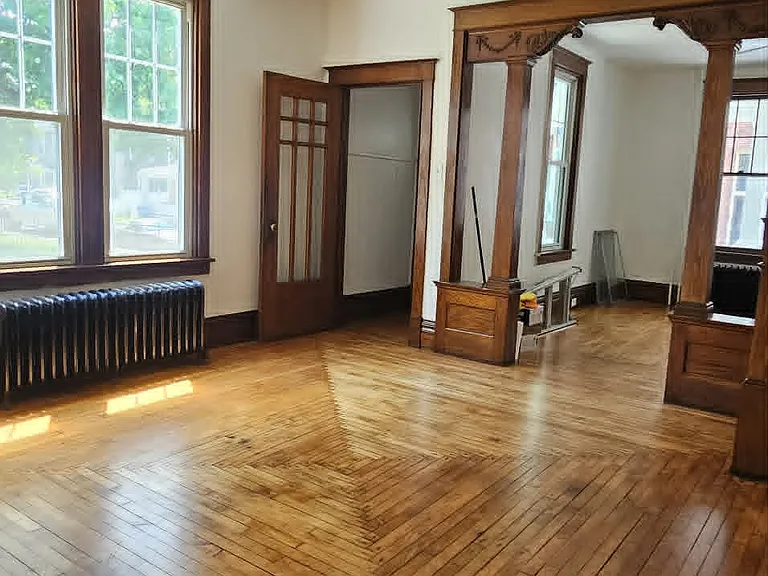 216 Penn St — Photo 10