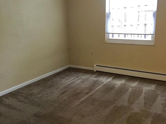 5th image of 1542 Front St APT 2