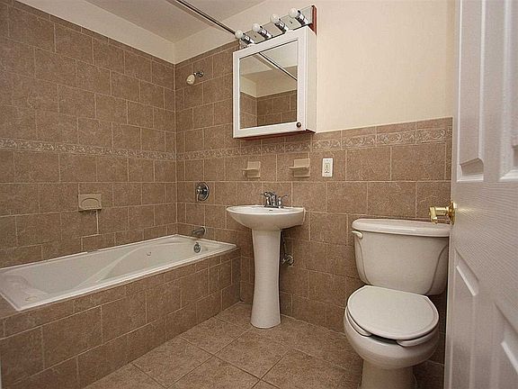 4th image of 133 Lafayette St #102