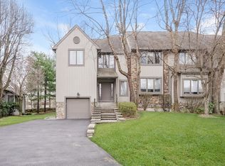 142 Woodbrook Rd, White Plains, NY 10605