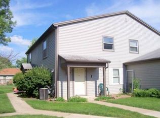 1322 S Glen Cir APT B, Aurora, IL 60506