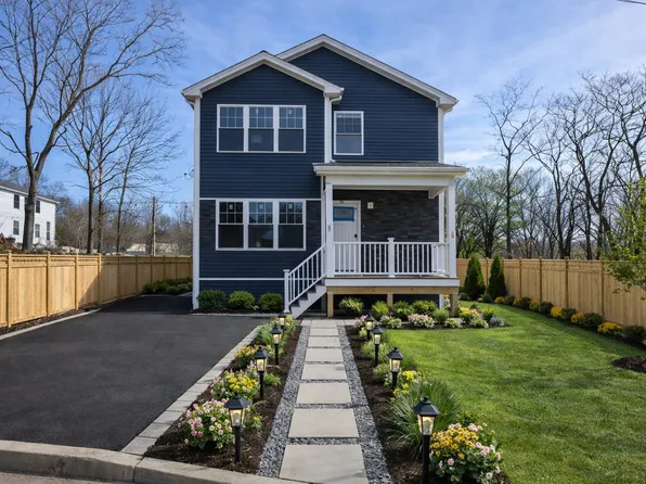 61 Leander St #61, Providence, RI 02909
