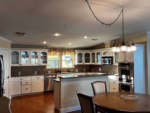 2nd image of 1967 E Lakeview Dr #1967
