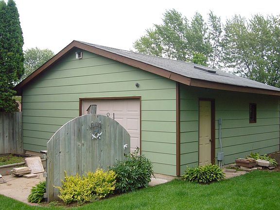 back yard 3rd garage