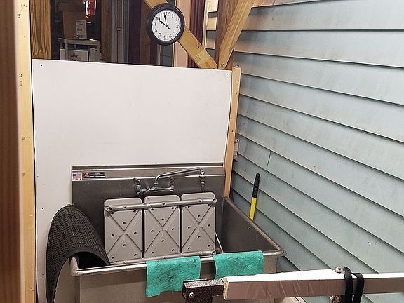 5th image of 6381 Murphy Dr
