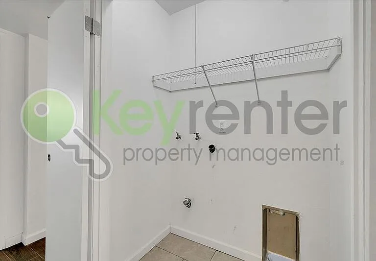 8133 Molokai Way — Photo 16