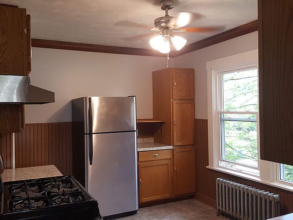 5th image of 1621 Grace Ave