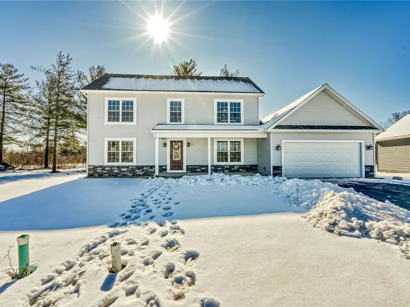 40 Christina Dr, North Chili, NY 14514