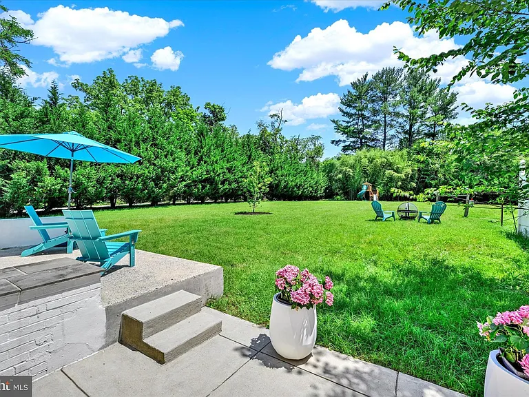 10533 Stevenson Rd — Photo 7
