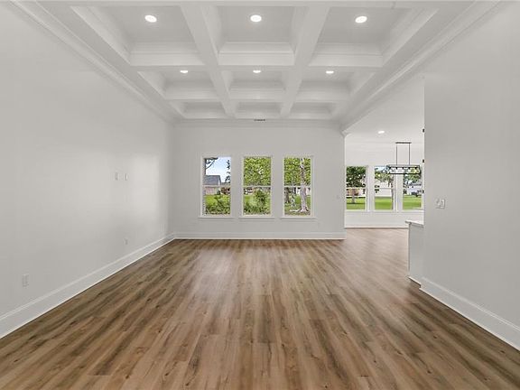 4th image of 151 Pleasant Valley Dr