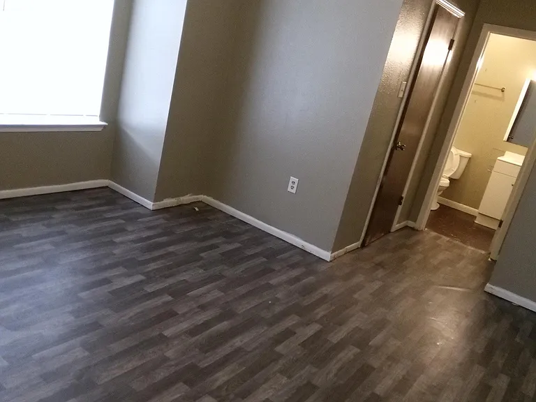 8506 Leake Ave #C — Photo 3