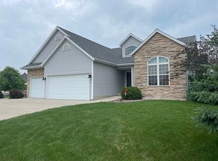 59 Hickory Dr, Cedar Grove, WI 53013