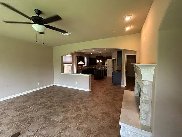 19500 Sangremon Way — Photo 9