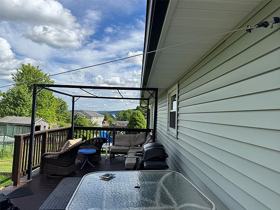 3rd image of 66 S Woodhill Ave