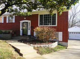 8321 Saint Armands Ct, Louisville, KY 40219