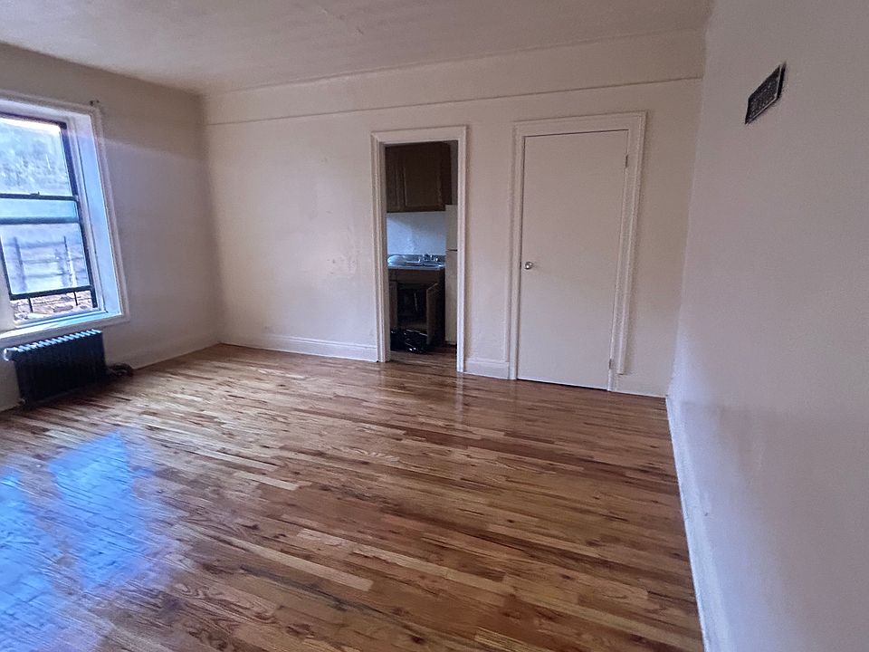 1st image of 2487 Davidson Ave APT 2