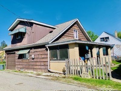 526 Earl Ave, New Kensington, PA, 15068