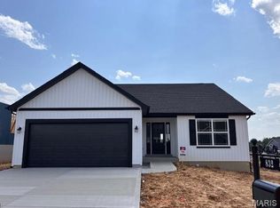 832 Cedarwood Dr, Moscow Mills, MO