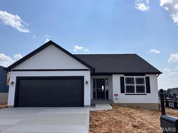 832 Cedarwood Dr, Moscow Mills, MO 63362