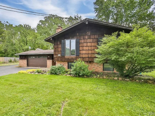 809 Gebhard Ln, Alden, NY 14004