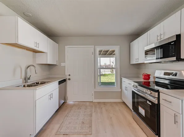5074 Mayfair St, Fort Worth, TX 76116