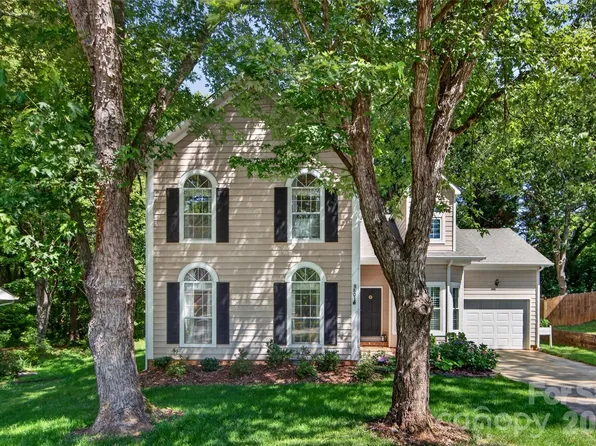 803 Water Wheel Ct, Charlotte, NC 28209